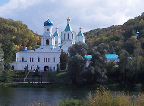 Sviatogorsk près de la rivière